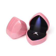 Load image into Gallery viewer, Heart LED Ring Box